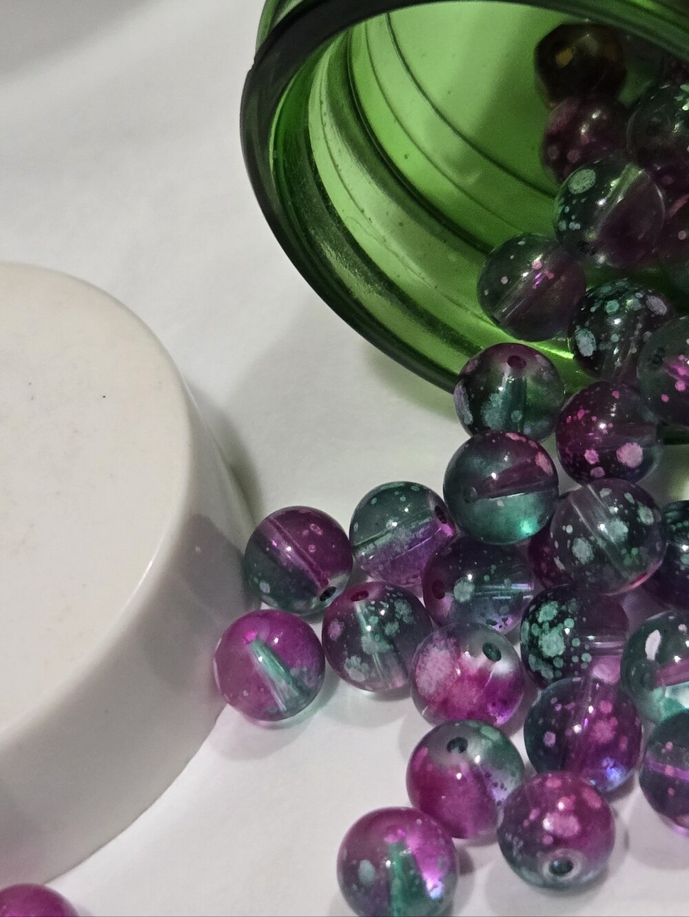 Vintage Forest Green Glass Apothecary Jars Set of 4 with Assorted Beads, Vintage - Picture 9 of 15